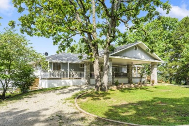 Located just 20 minutes from the vibrant shopping and dining