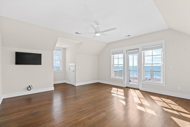 Wake up to a beautiful sunrise over the ocean.  Plenty of room