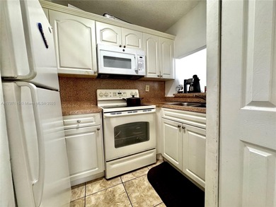 2/2 with laundry inside, low Condo fee, perfect investment