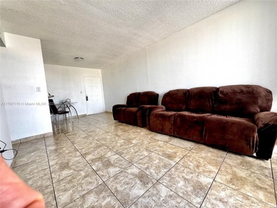 2/2 with laundry inside, low Condo fee, perfect investment