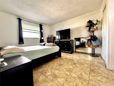 2/2 with laundry inside, low Condo fee, perfect investment