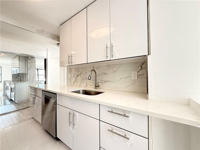 Come home to BRIGHTON TOWERS - where ocean breezes, modern