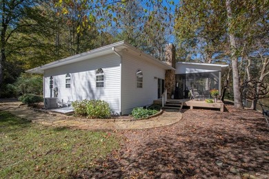 Let the sounds of the river soothe you! One level, easy living