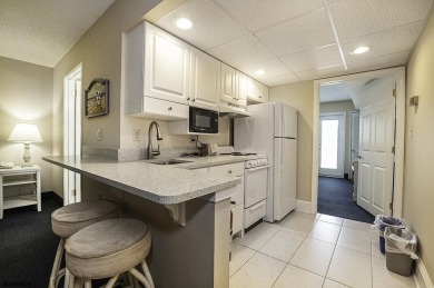 Full 1BR suite, w/ separate bedroom w/ a king bed, living room