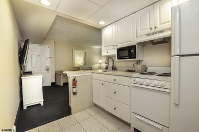 Full 1BR suite, w/ separate bedroom w/ a king bed, living room