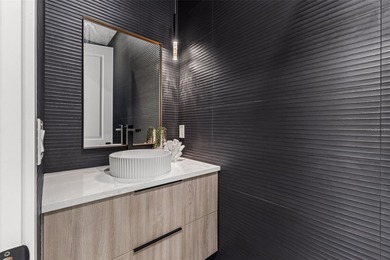 Back on market due to buyer issues.
Experience modern