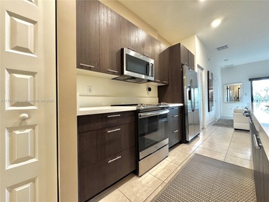 Very well kept CORNER unit, with amazing views to the