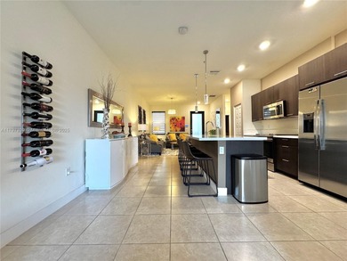 Very well kept CORNER unit, with amazing views to the