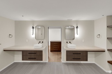 American Towers Executive Luxury Suite. Experience the pinnacle