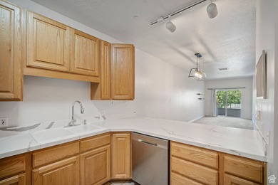 PRICED TO SELL! HIGHLY MOTIVATED SELLER!! Amazingly conveniently