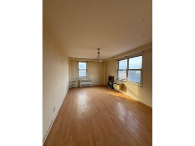 NOTE: PICTURES ARE STAGED

Exceptional value for a high-floor