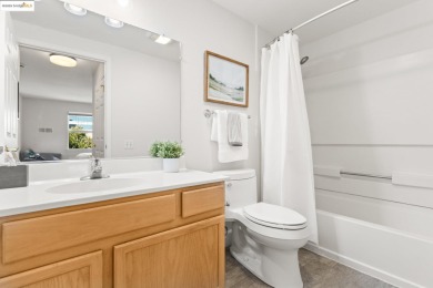 Hello, Downtown Oakland! 555 10th St #315 is a perfectly