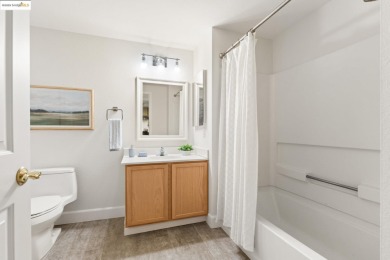 Hello, Downtown Oakland! 555 10th St #315 is a perfectly