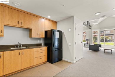 Hello, Downtown Oakland! 555 10th St #315 is a perfectly
