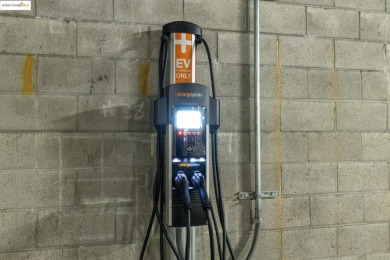 Hello, Downtown Oakland! 555 10th St #315 is a perfectly