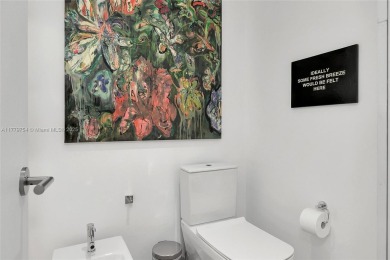 Exquisite and modern home in the sky on the 61st Floor at the