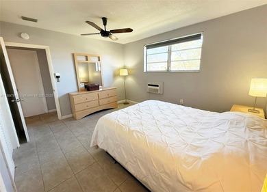 Beautifully updated 1BD/1BA condo on the 2nd floor at Mar-Len