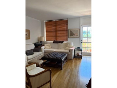 Live in Edgewater Drive-Millionaire Road!!  The best of Coral