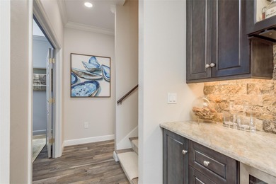 One or more photo(s) has been virtually staged. Well below