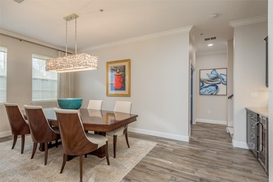 One or more photo(s) has been virtually staged. Well below