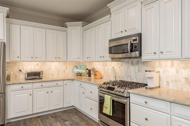 One or more photo(s) has been virtually staged. Well below