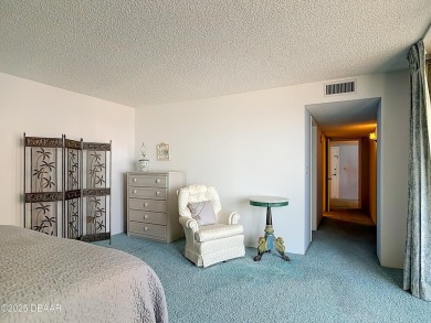 DIRECT OCEANFRONT - Enjoy your waterfront lifestyle in this