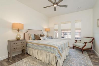 One or more photo(s) has been virtually staged. Well below