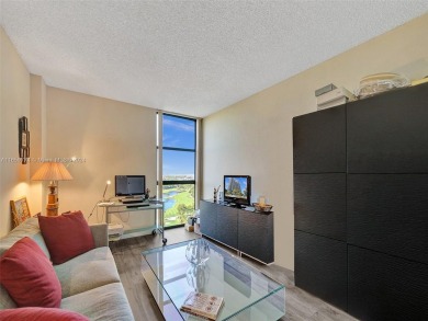 Spectacular Golf course, lake & skyline views from this