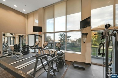 Junior One-Bedroom with Iconic Views & Resort-Style Amenities