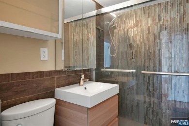 Junior One-Bedroom with Iconic Views & Resort-Style Amenities