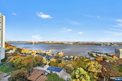 Junior One-Bedroom with Iconic Views & Resort-Style Amenities