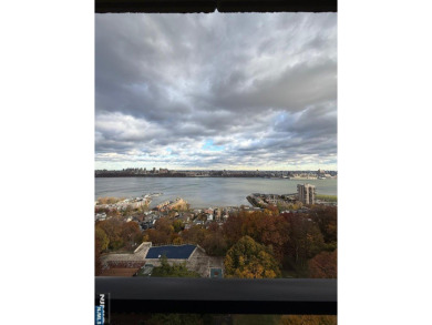 Junior One-Bedroom with Iconic Views & Resort-Style Amenities