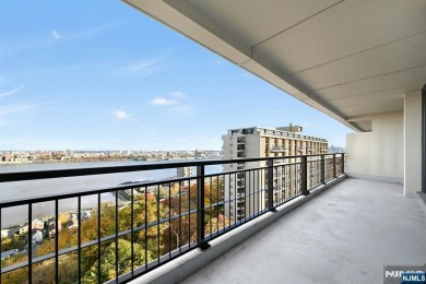 Junior One-Bedroom with Iconic Views & Resort-Style Amenities