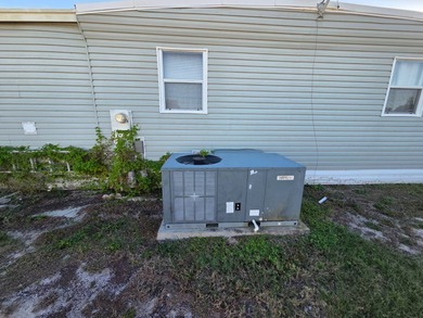 This 2 bed 1.5 bath home is located in Teakwood Village a 5 star