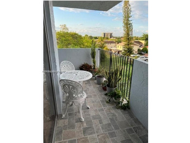 Apartment spacious 3 bed 2 bath with tiles throughout floors in