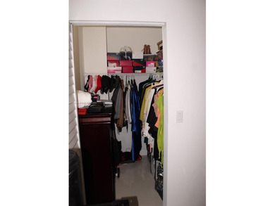 Apartment spacious 3 bed 2 bath with tiles throughout floors in