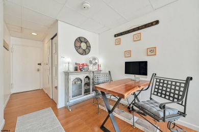 Beautiful 1br 1ba in the Brighton Towers! Tour this extra