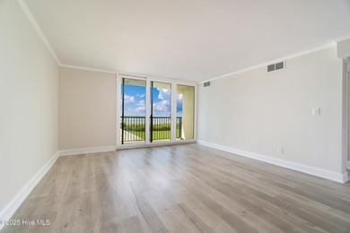 Very Wonderful OCEANFRONT condo available with those VIEWS