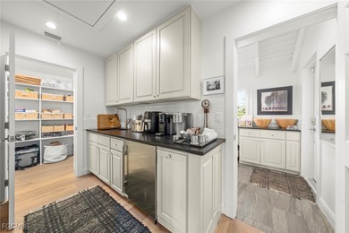 Serene Gulf-Front Vistas in Prestigious Gulf Ridge: Enjoy