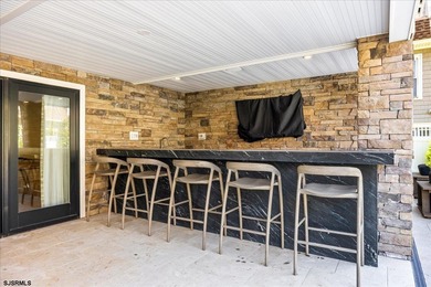 THIS ONE-OF-A-KIND ST. LEONARD'S TRACT NEW CONSTRUCTION HAS IT