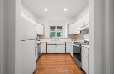 Charming Lakeview Condo in Amenity-Rich Keowee Key! Welcome to