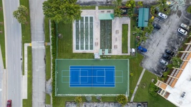 Nice 2/2 Condo on the Second Floor with Fantastic Pool and