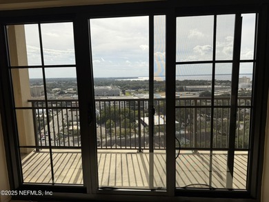 RIVER VIEWS from every room, all the way up on the 17th floor!