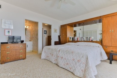 ALL ASSESSMENTS PAID! Eligible for financing! No-drive beach!