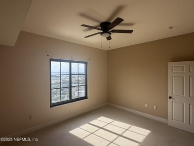 RIVER VIEWS from every room, all the way up on the 17th floor!