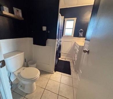 Located in Clearwater Florida you'll find this 2 bedroom 2n bath
