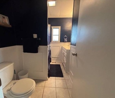 Located in Clearwater Florida you'll find this 2 bedroom 2n bath
