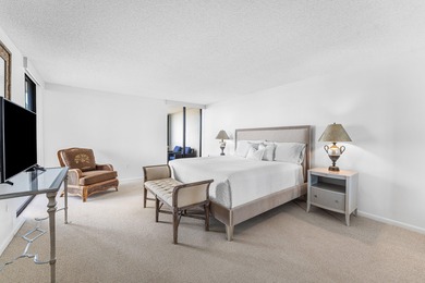 BEAUTIFUL, spacious 2/2 condo boasts breathtaking OCEAN and