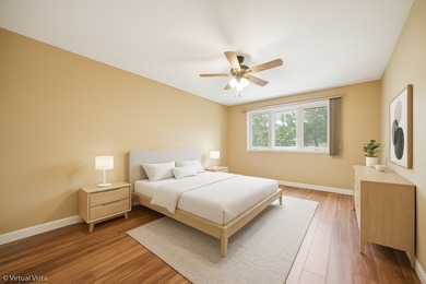 Beautiful 2BR/2BA Condo in Desirable Washington Courte!  Bright