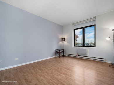 Recently remodeled, turn-key ground floor 1 bed 1 bath unit in